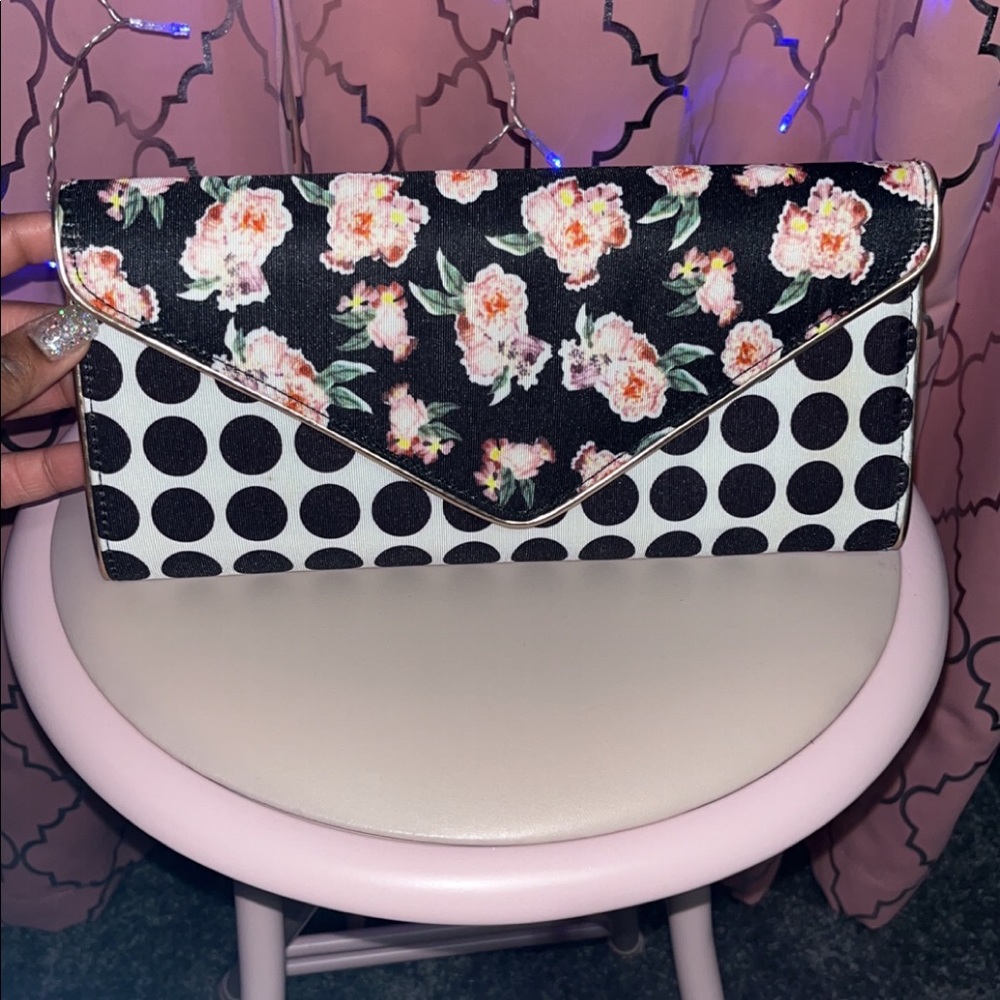Cute clutch